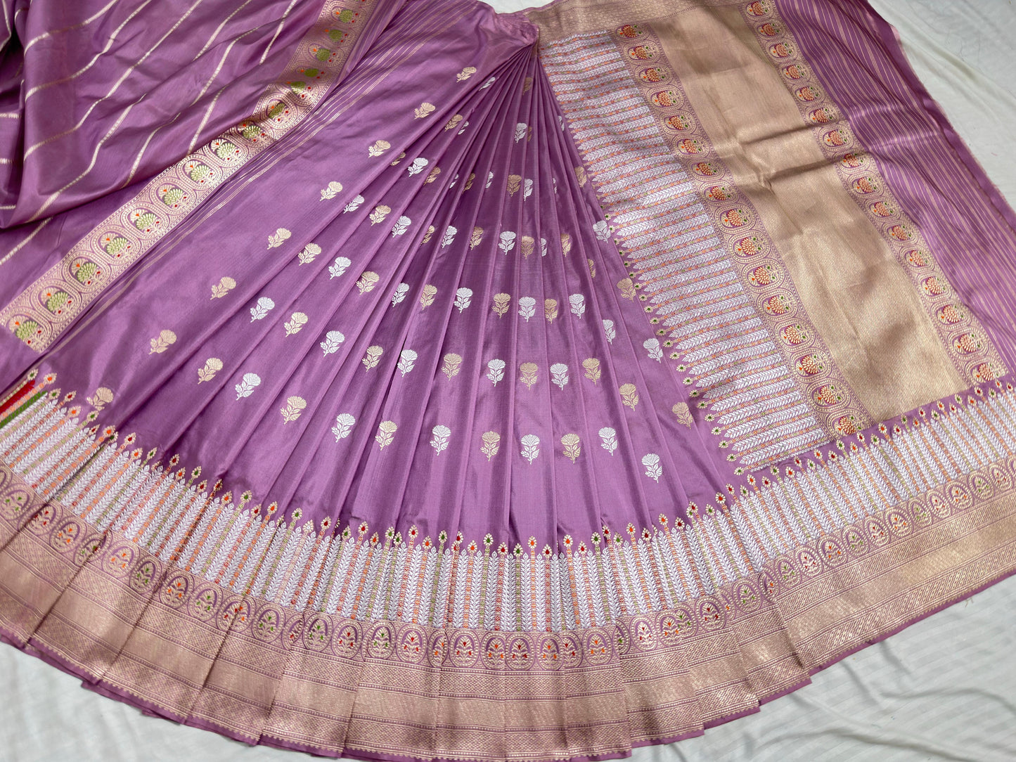 Light Purple/Mauve Pure Handwoven Banarasi Katan Silk Saree