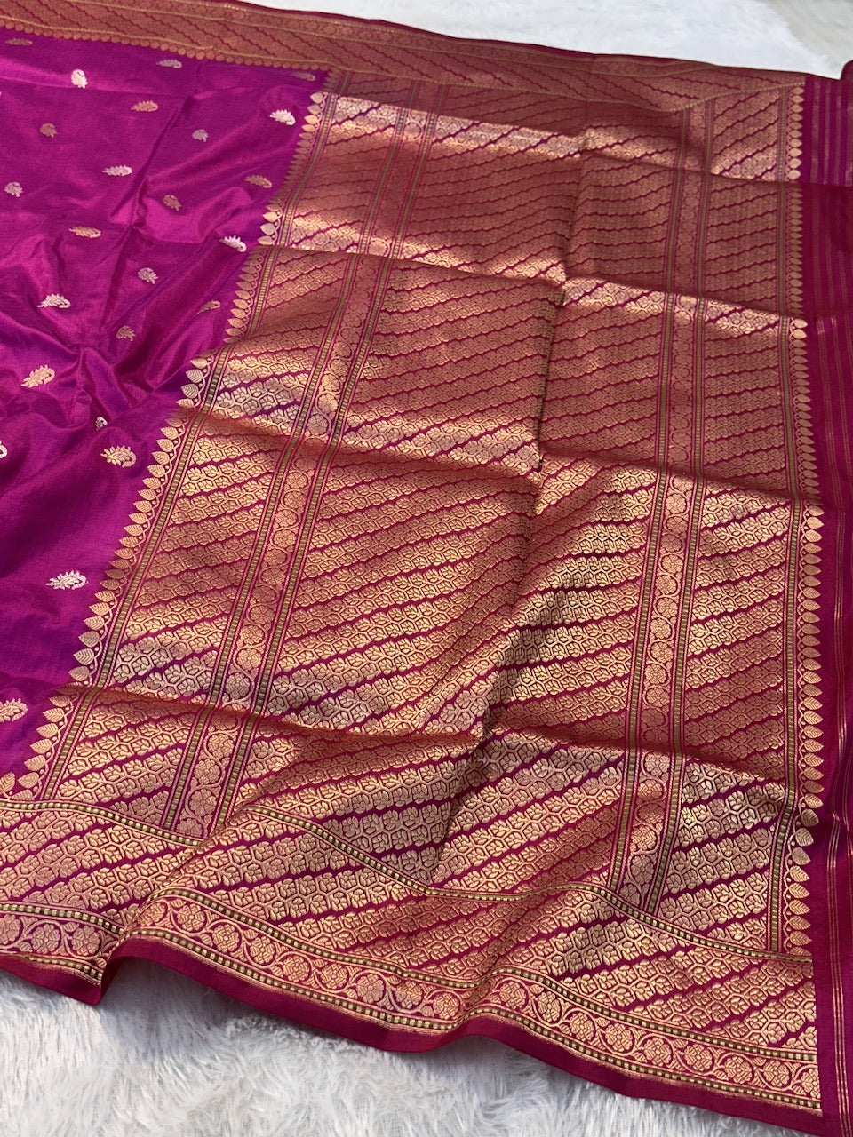 Lavender Shade Pure Katan Silk Handwoven Banarasi Saree