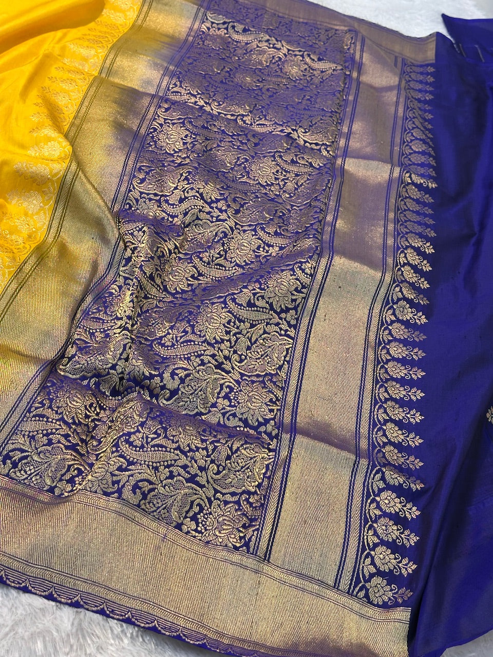 Yellow Shade Pure Katan Silk Handwoven Banarasi Saree