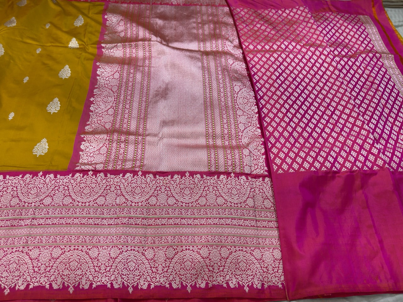 Musterd Pure Handwoven Banarasi Katan Silk Saree (Ektara)