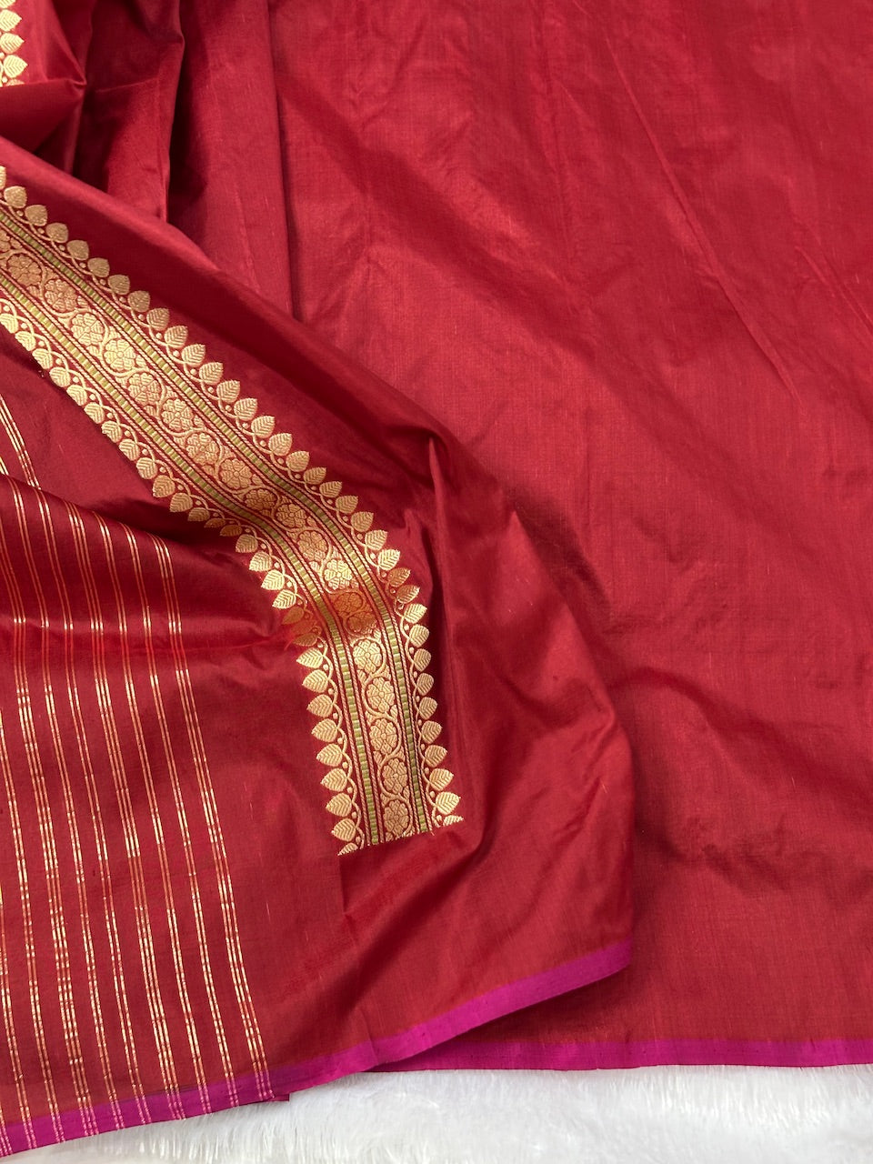 Burgundy Handwoven Banarasi Pure katan Silk Kadhwa Jungla Saree