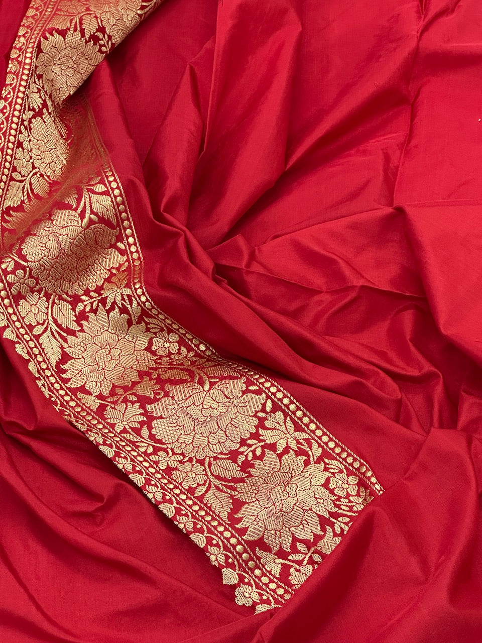 Red Pure Handwoven Meenakari katan Silk Banarasi Saree