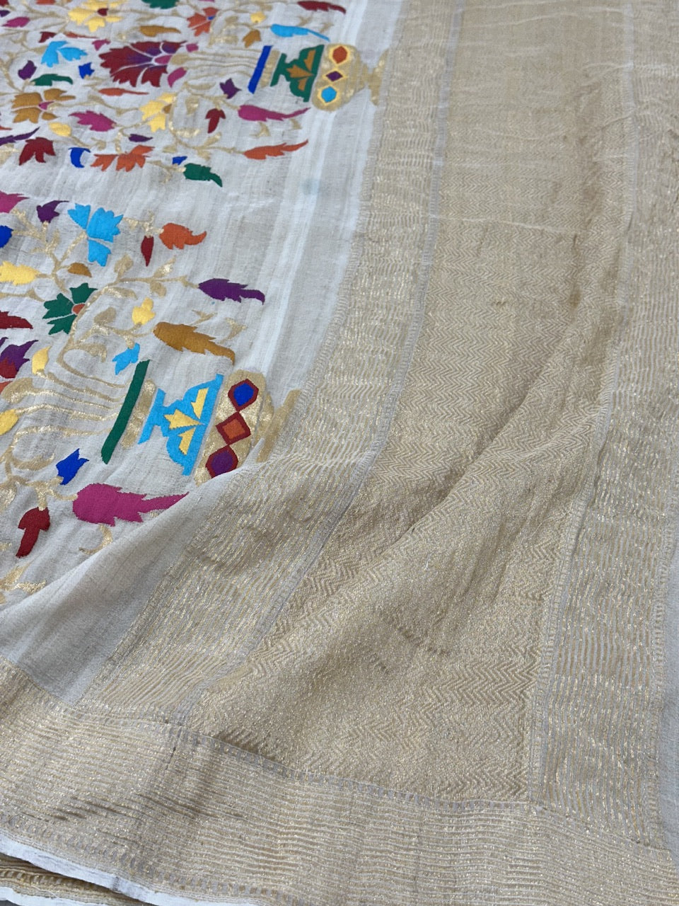 Off White Pure Handwoven Tussar Georgette Banarasi Saree