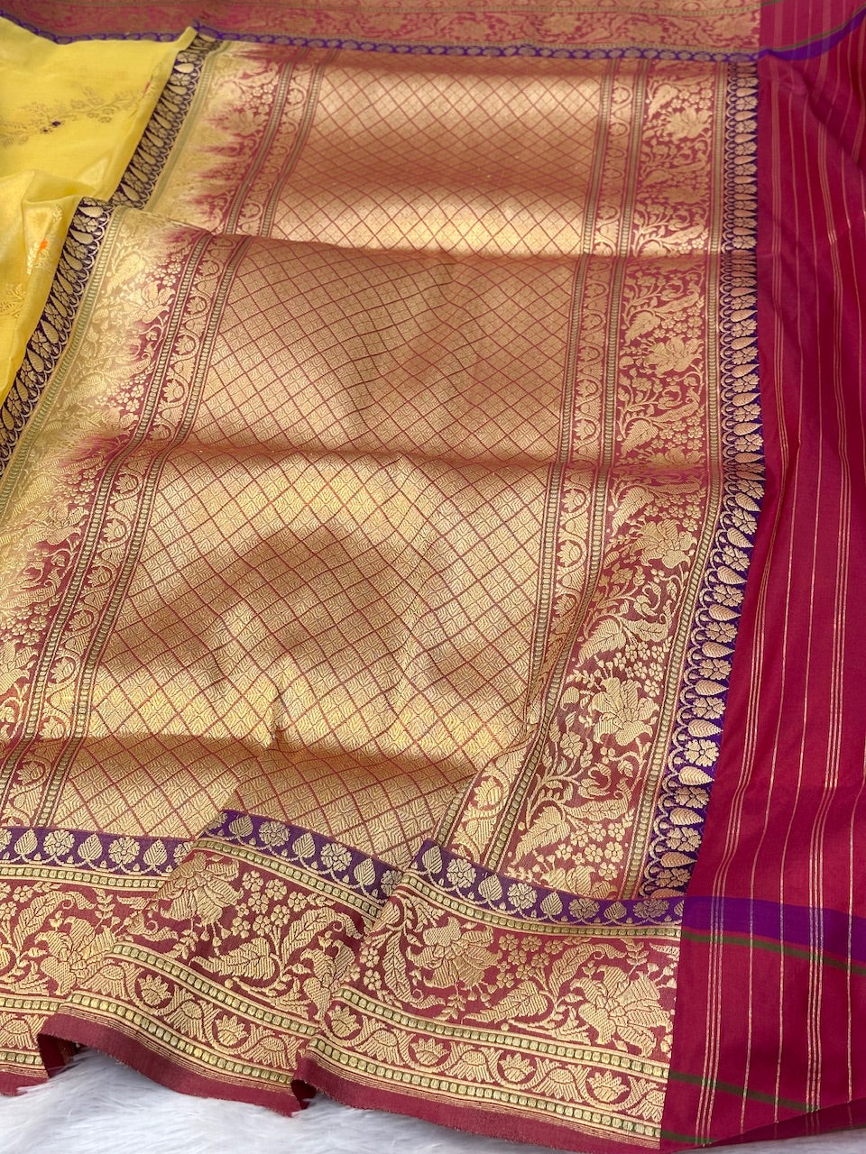 Gold color Handwoven Pure Organza Tissue Silk Banarasi Saree