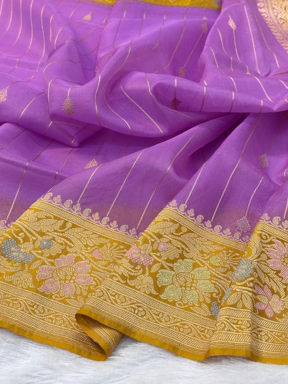 Lavender Shade Handwoven Pure Organza Silk Banarasi Saree