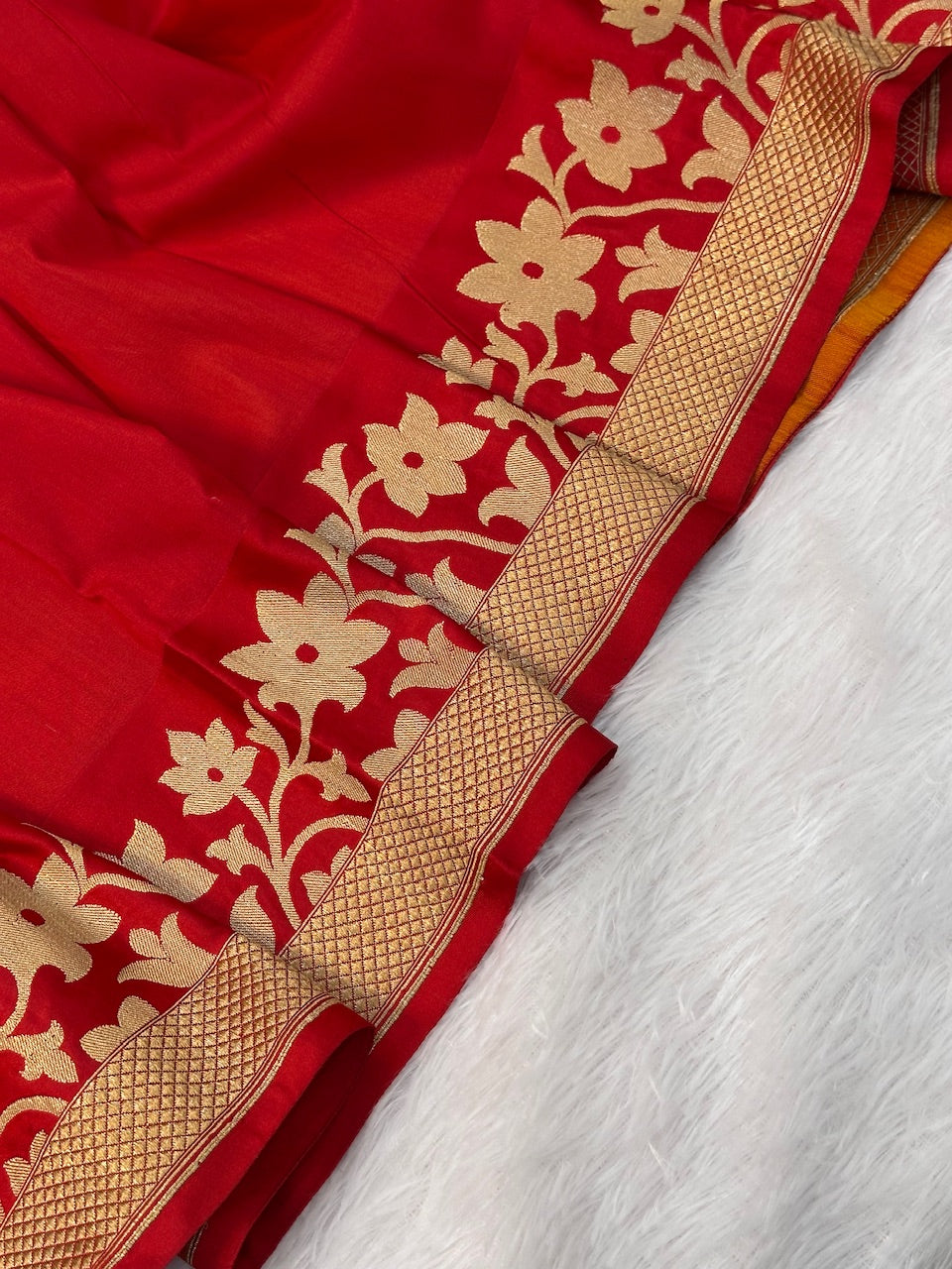 Yellow Gold Pure Satin Silk Handwoven Banarasi Saree