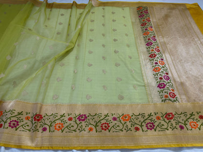 Lavender Handwoven Banarasi Saree