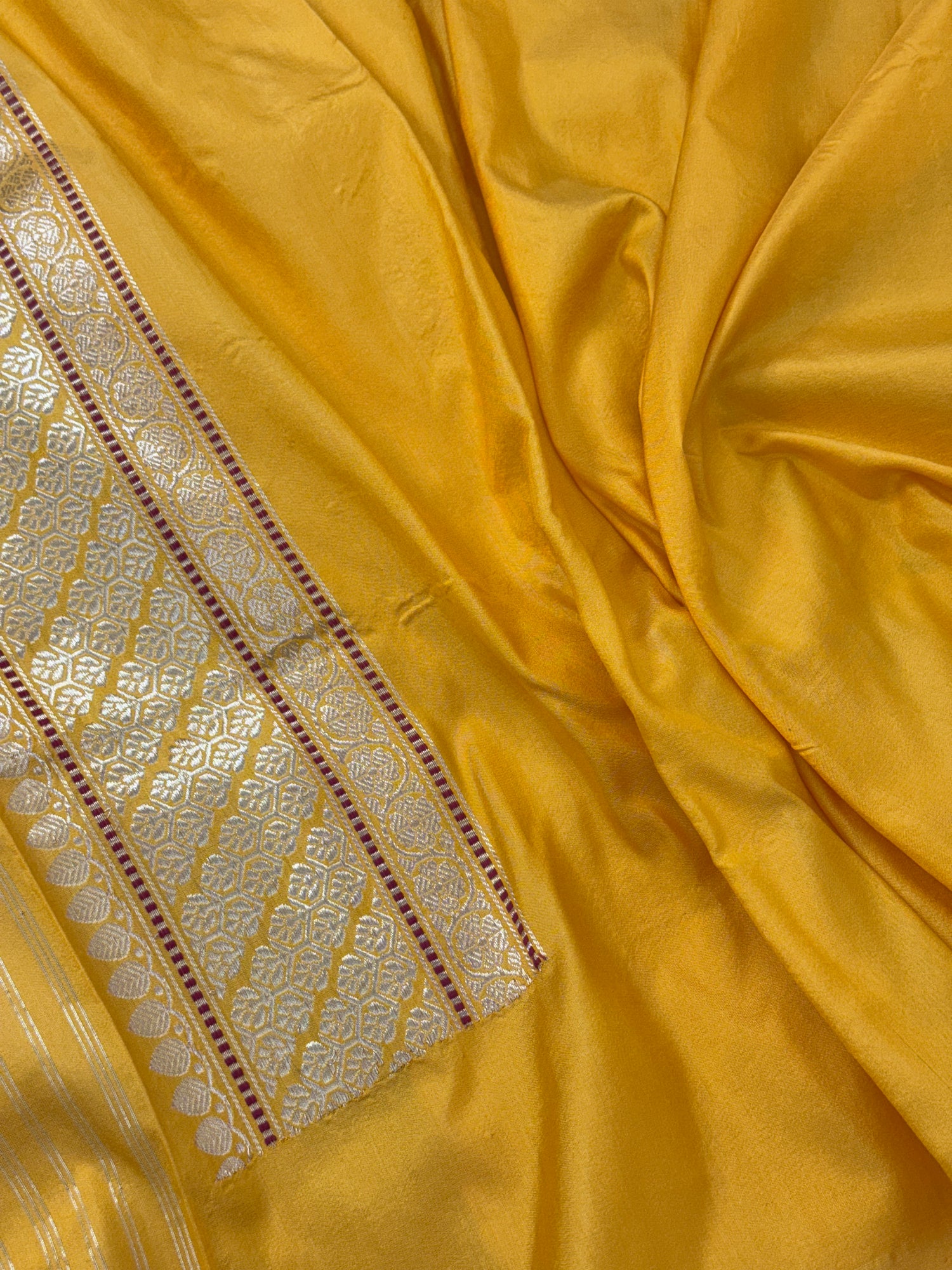 Yellow Pure Handwoven Banarasi Pure katan Silk Kadhwa Jungla Saree