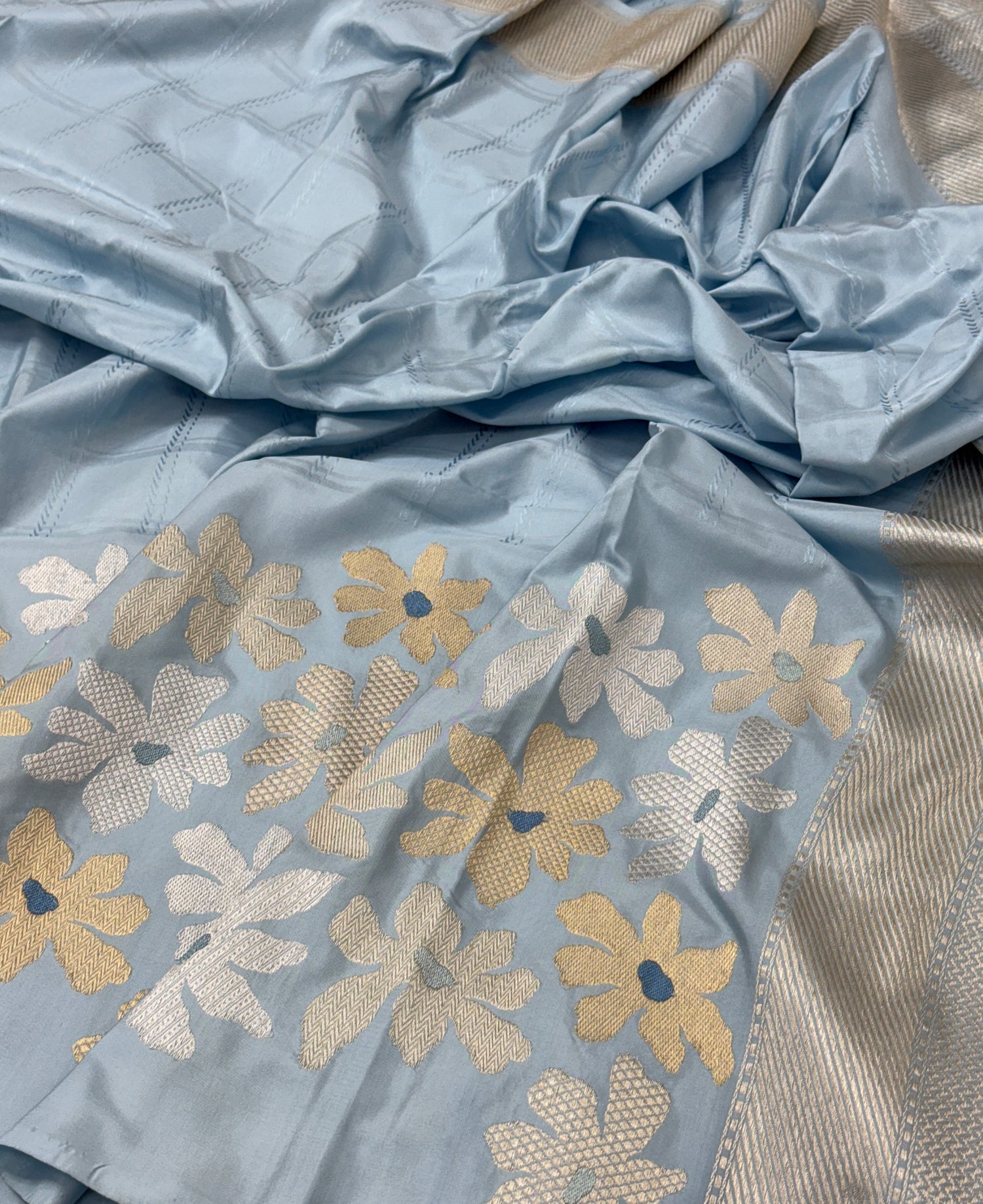 Powder Blue Pure Handwoven Banarasi Pure katan Silk Saree