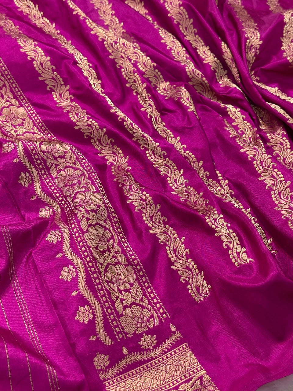 Half Shade Pure Katan Silk With Minakari Boota Handwoven Banarasi Saree