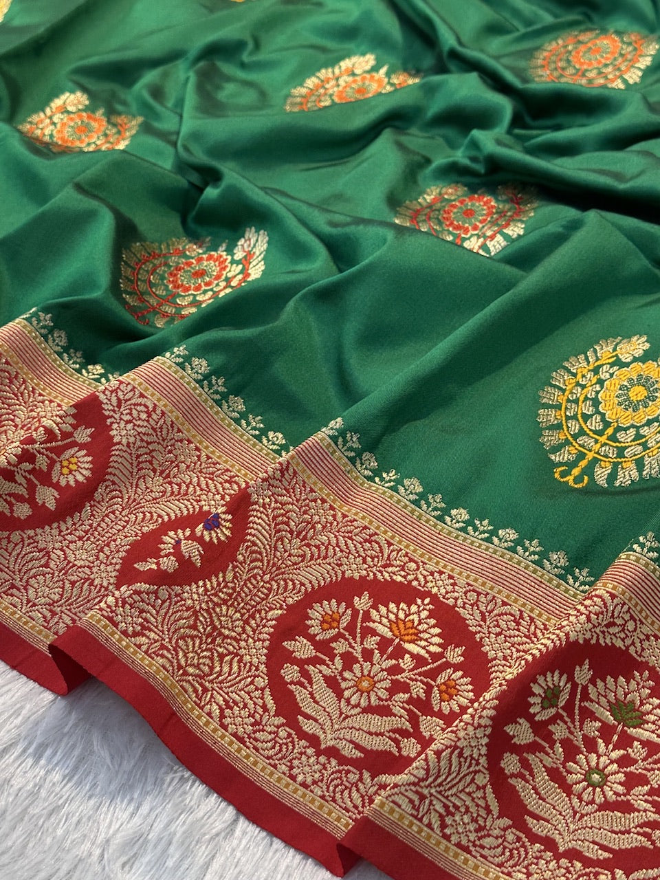 Green Shade Pure Ektara Silk Handwoven Banarasi Saree