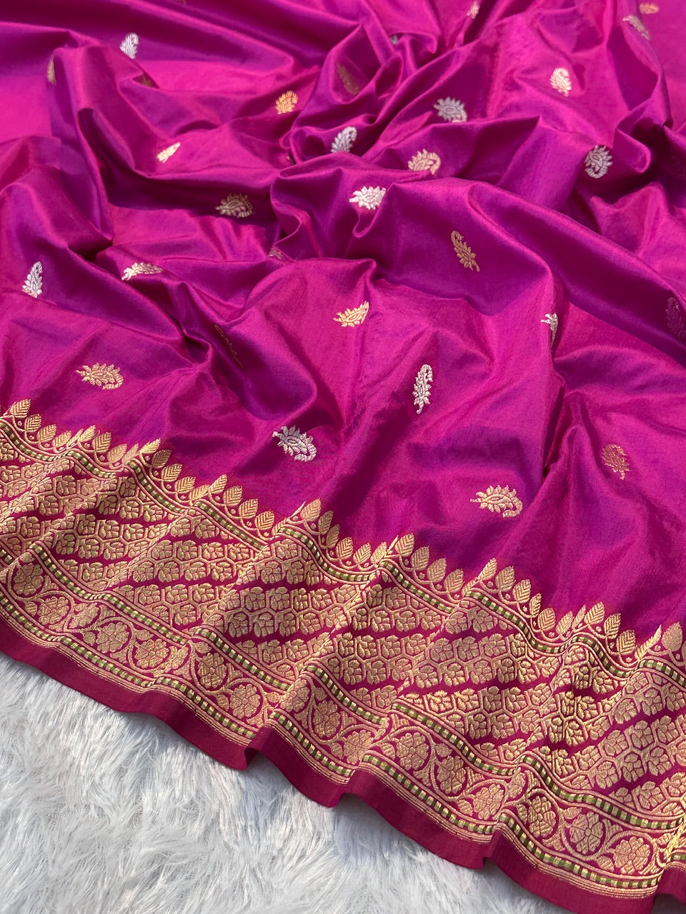Lavender Shade Pure Katan Silk Handwoven Banarasi Saree