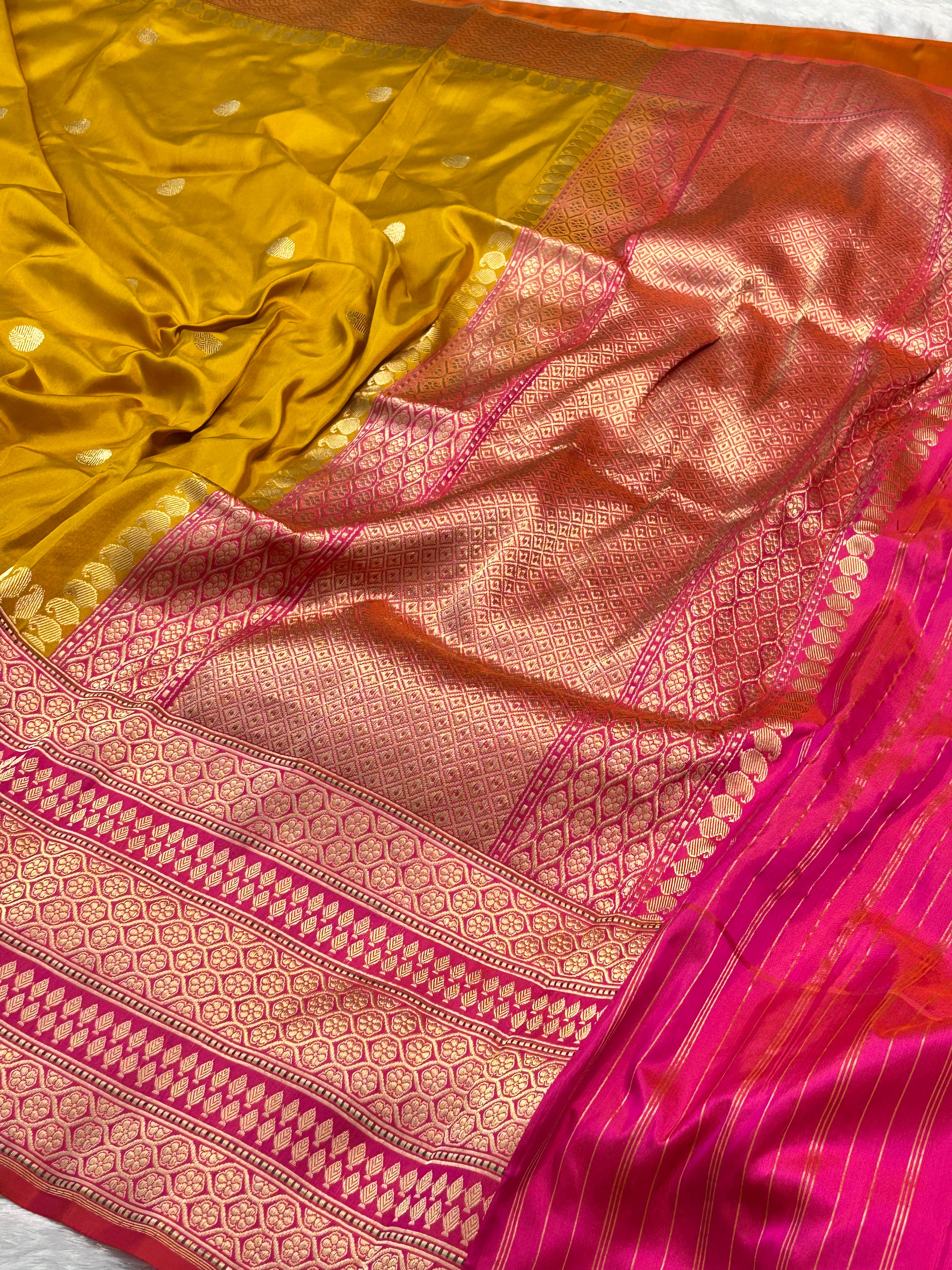 Yellow Shade Pure Katan Silk With Skirt Border Handwoven Banarasi Saree