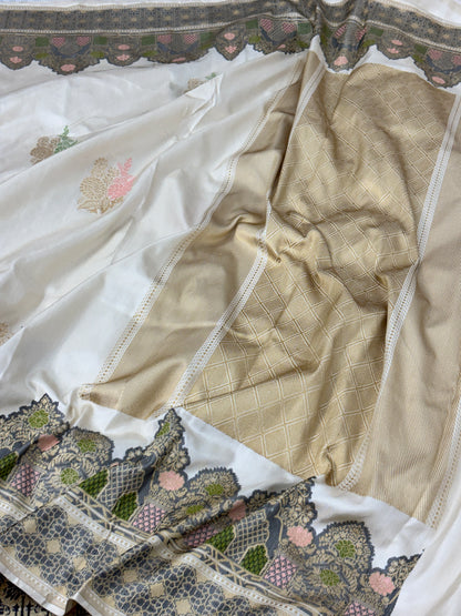 Off-White Handwoven Pure Ektara katan Silk Banarasi Saree