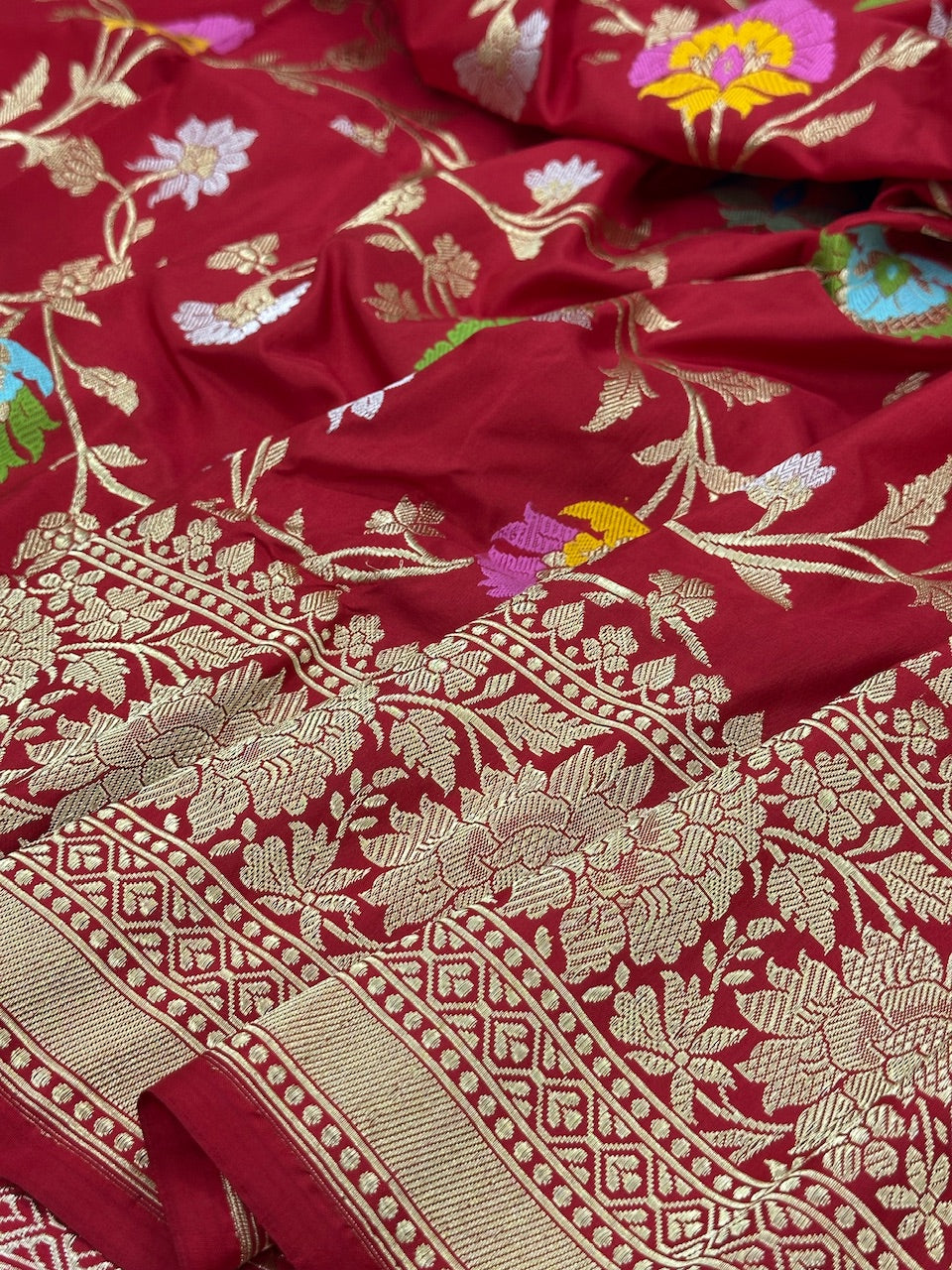 Red Pure Handwoven Meenakari katan Silk Banarasi Saree
