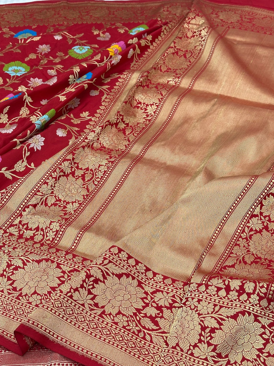 Red Pure Handwoven Meenakari katan Silk Banarasi Saree