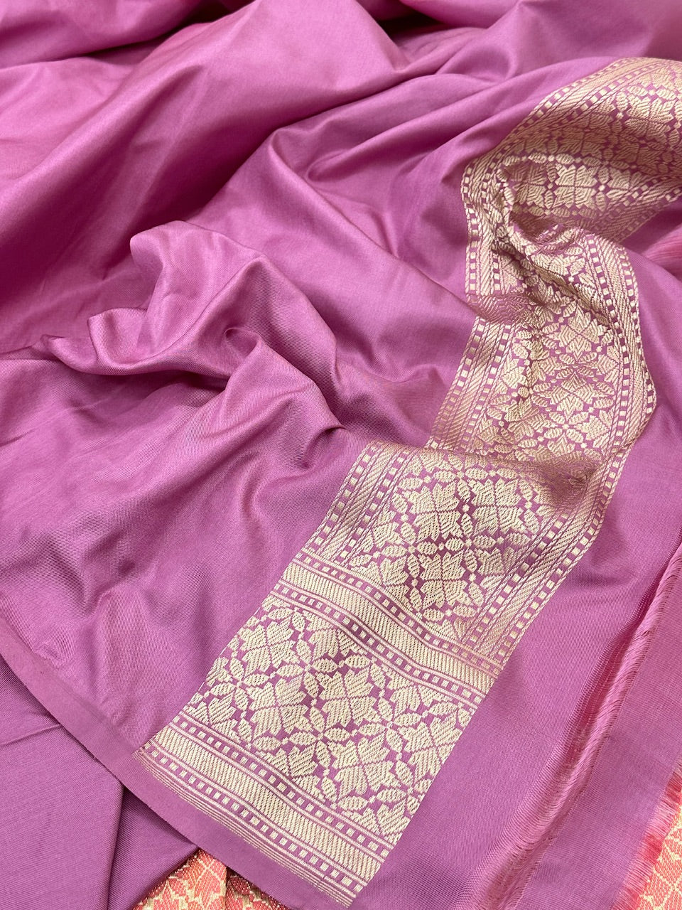 Pachish Pure Handwoven Ektara Katan Silk Banarasi Saree