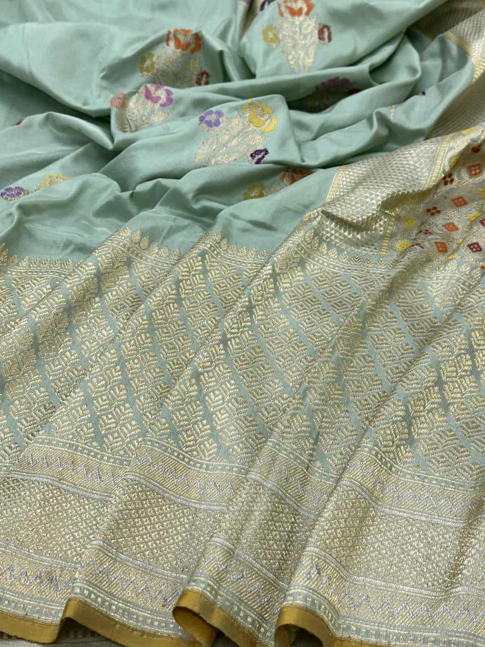 Pale Green Pure Handwoven katan Silk Banarasi Saree