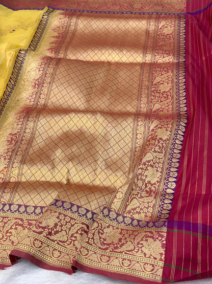 Gold color Handwoven Pure Organza Tissue Silk Banarasi Saree