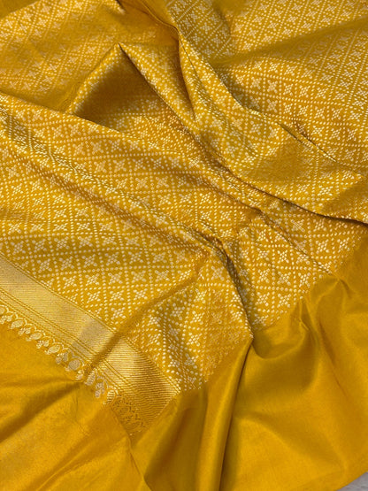 Lavender Shade Handwoven Pure Organza Silk Banarasi Saree