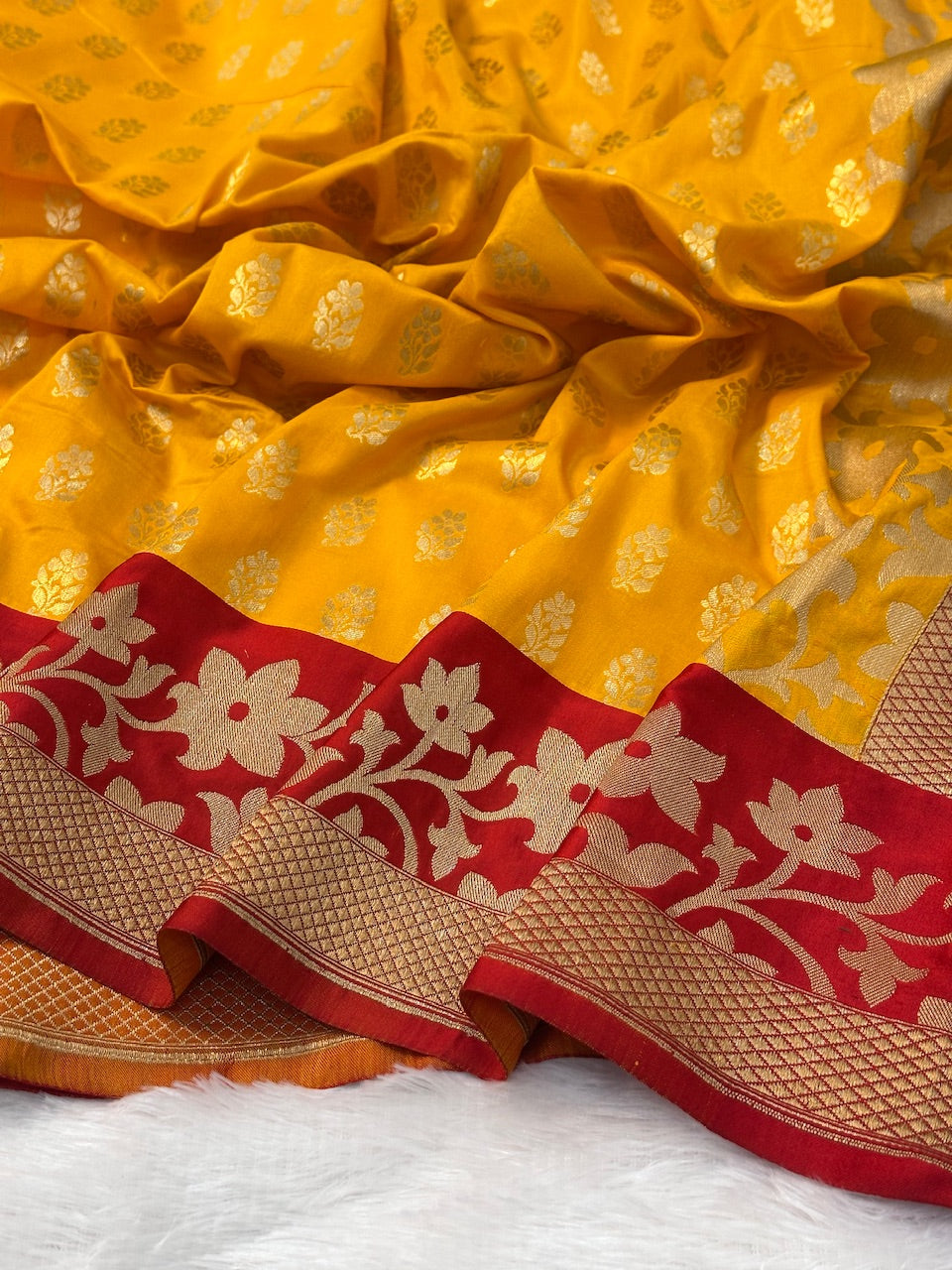 Yellow Gold Pure Satin Silk Handwoven Banarasi Saree