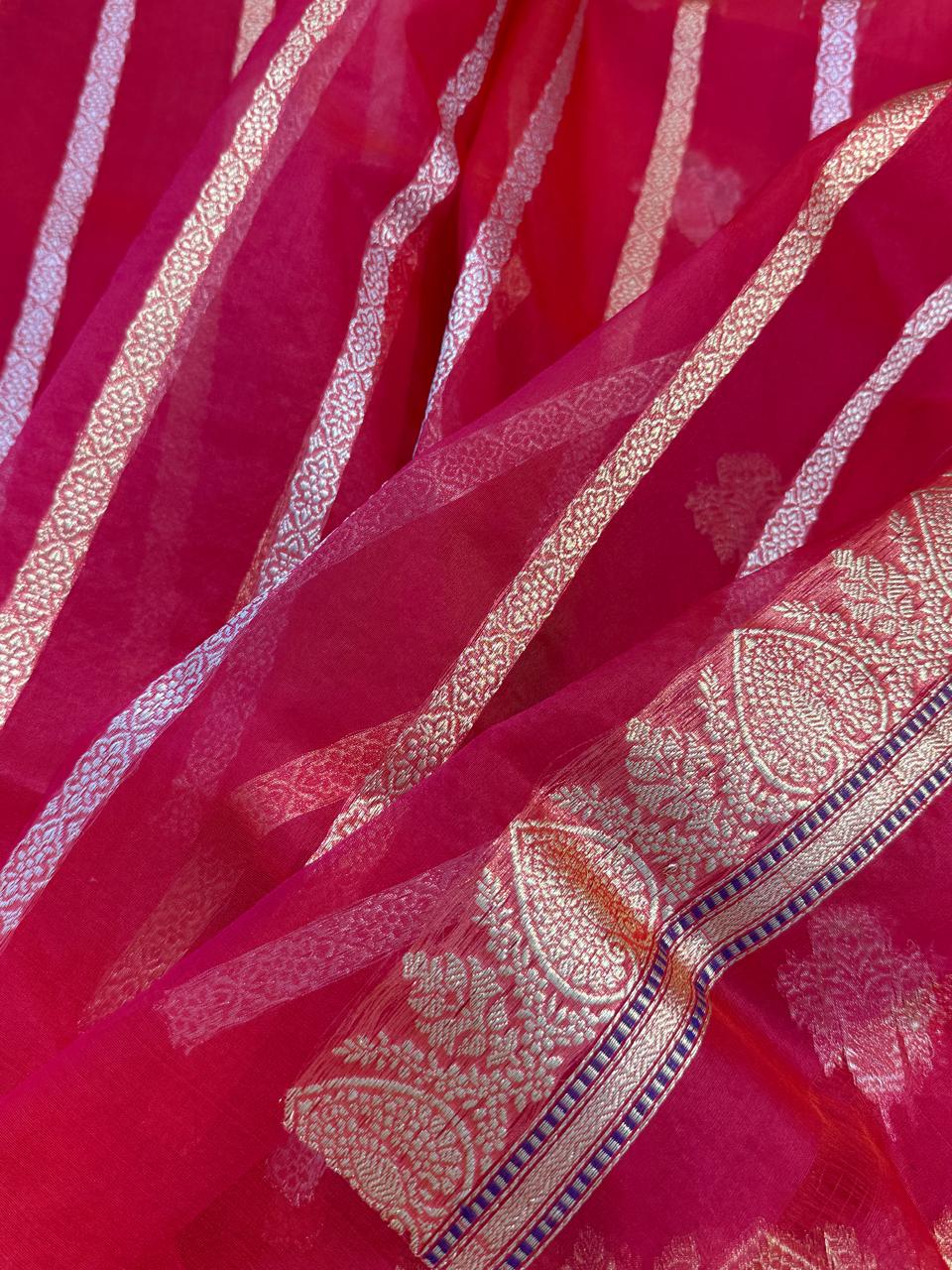 Red Shade Pure Organza Silk Handwoven Banarasi Saree